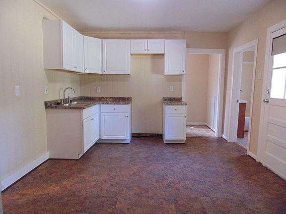 4th image of 2405 Wright Ave