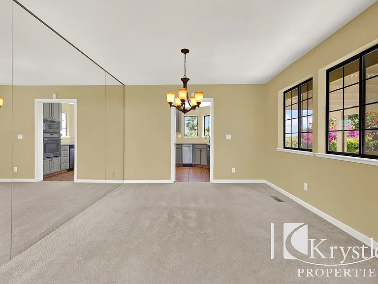 152 Chesapeake Dr — Photo 10