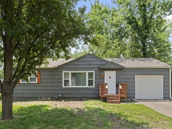 8817 E 85th Ter, Raytown, MO 64138