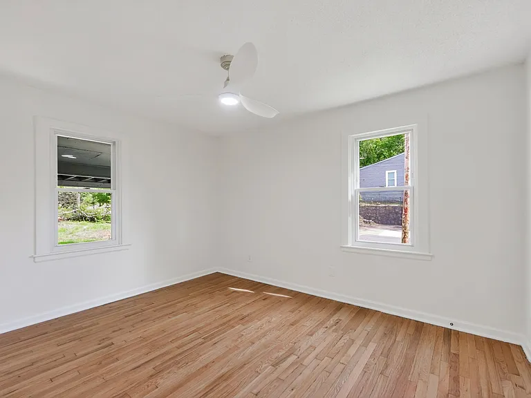 6041 Walrond Ave — Photo 18
