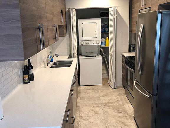 2nd image of 372 E Ashtabula St APT 201