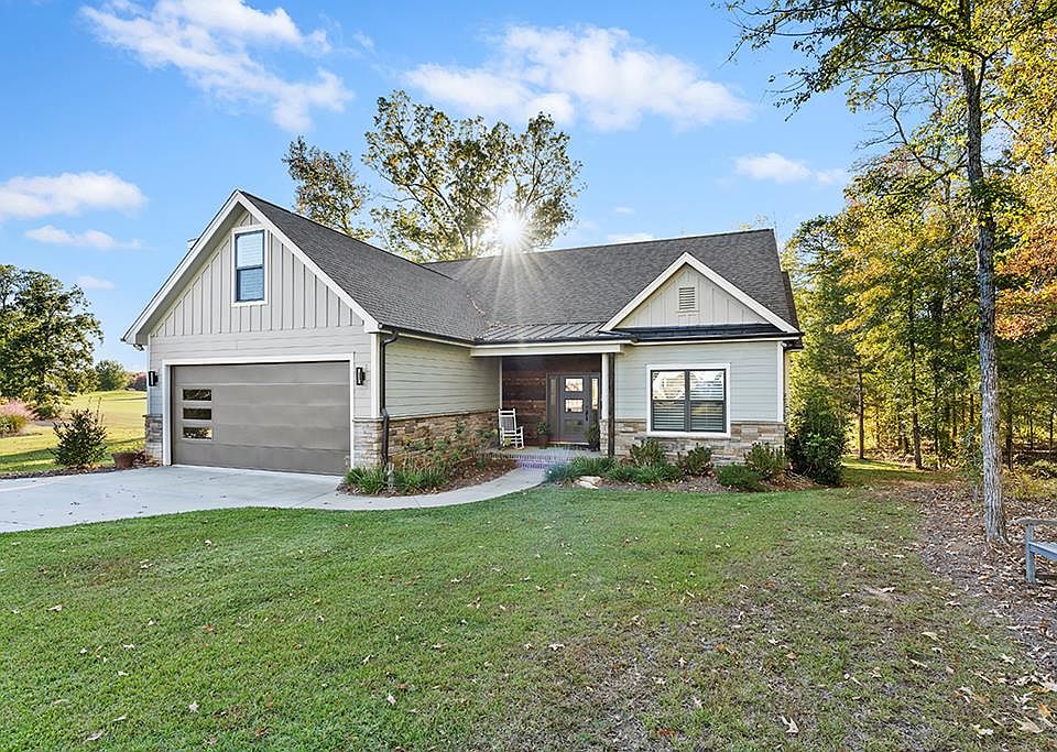 1st image of 105 Spyglass Dr