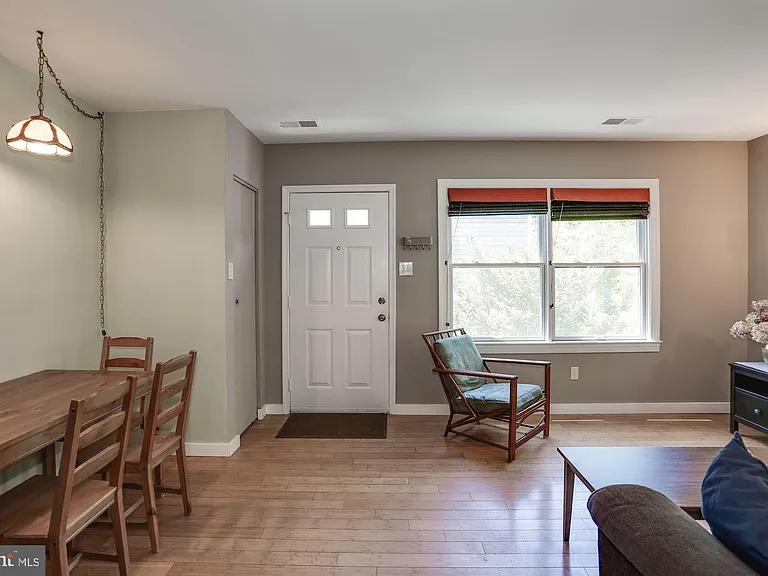 144 N Bedford St #B — Photo 10