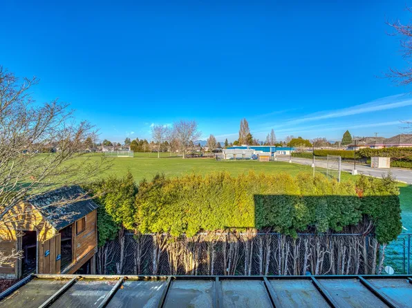 10690 Hollybank Dr, Richmond, BC V7E 4S5