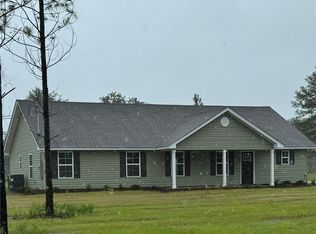 17530 S Post Rd S, Waynesville, GA 31566