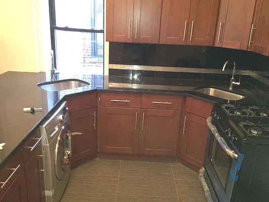 Rented by Mdays Realty | media 14