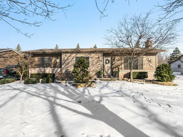 25939 Rose St, Chesterfield, MI 48051