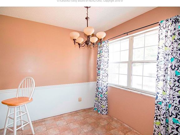 3rd image of 4009 Kanawha Tpke APT 7D