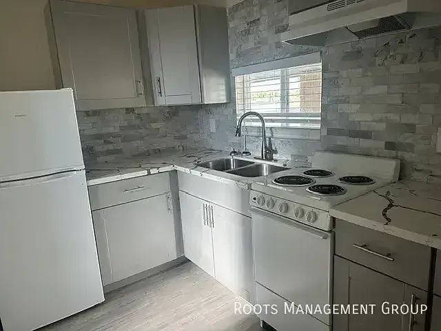 10540 E Apache Trl #414 — Photo 20