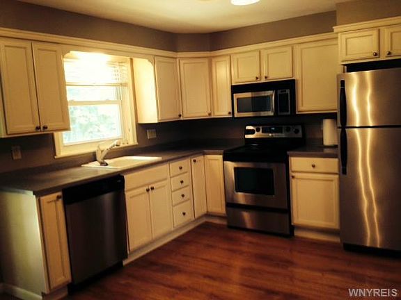 2nd image of 62 Park Pl