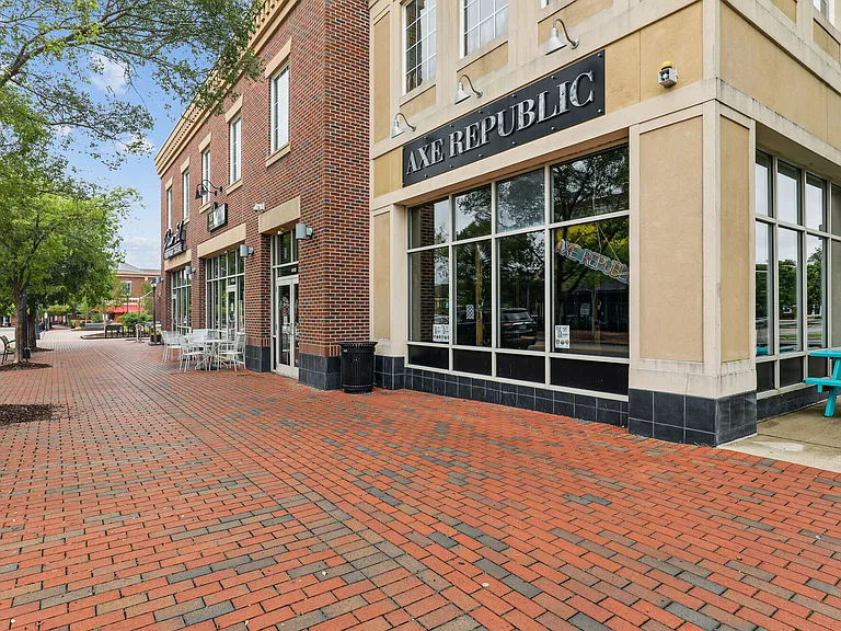 The Pointe At New Town — Photo 33