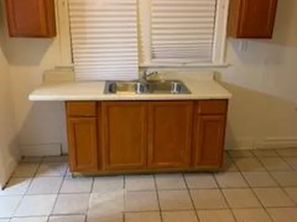 124 W 41st Ave, Gary, IN 46408