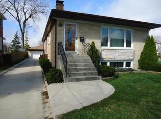 8622 W Sunset Rd, Niles, IL 60714