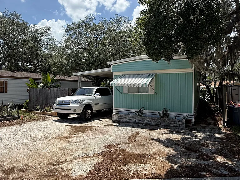 815 Frances Dr — Photo 8