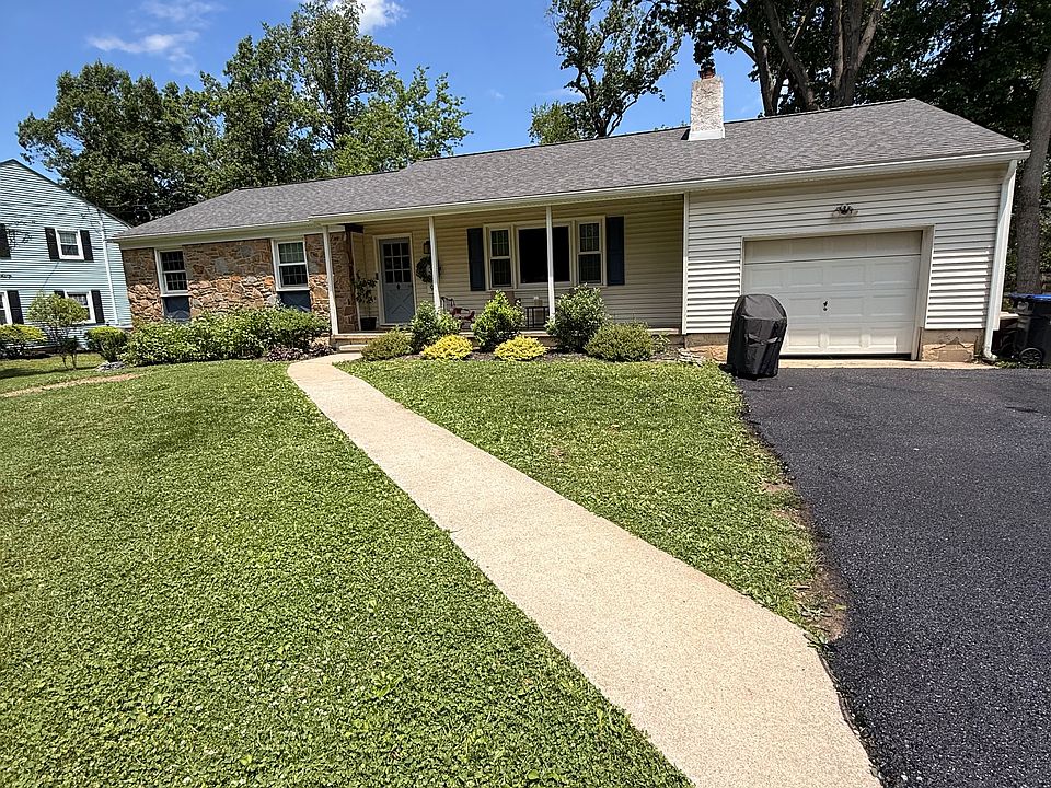 1st image of 1349 Sweet Briar Rd
