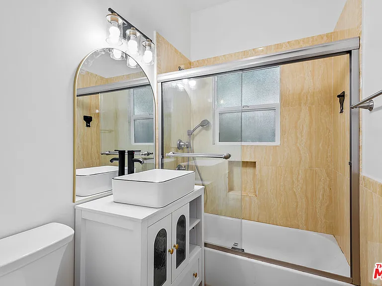 340 N Oakhurst Dr #103 — Photo 9