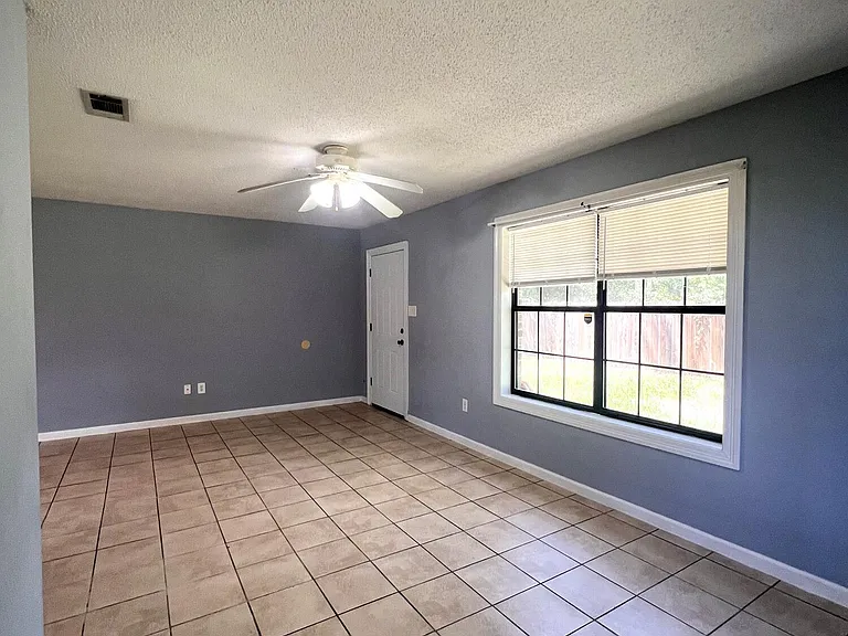 122 Via Don Ray Rd #C — Photo 6