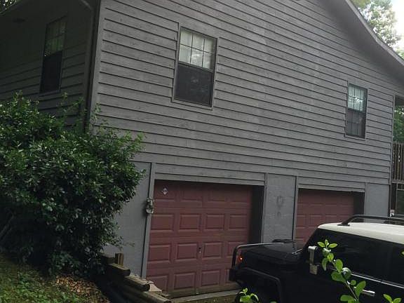 4th image of 9240 Graves Ln