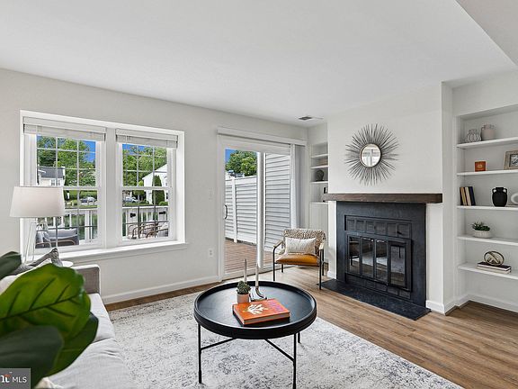 3rd image of 3316 Lakeside View Dr #37
