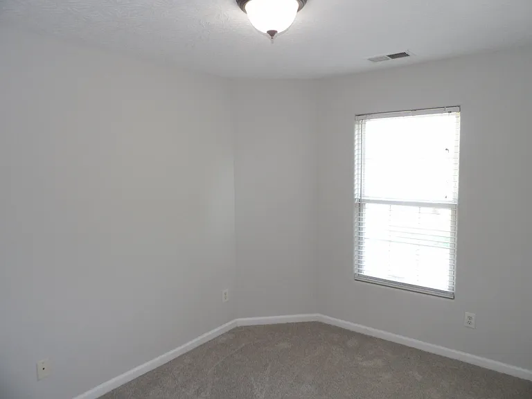 108 Charleston Ct — Photo 73