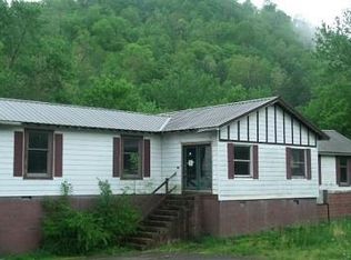238 Old Railroad St, Martin, KY 41649