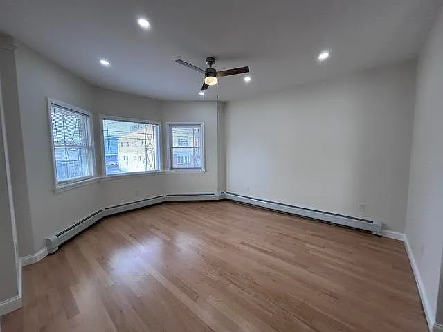21 E 15th St #2 — Photo 10