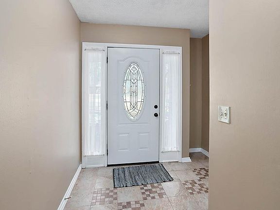 3rd image of 202 Evelyn Pl