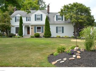 1138 Melrose Dr, Westlake, OH 44145