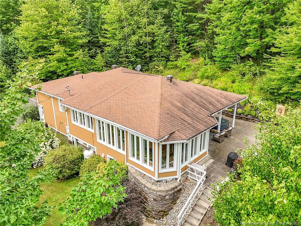 1st image of 5 Thorne Dr