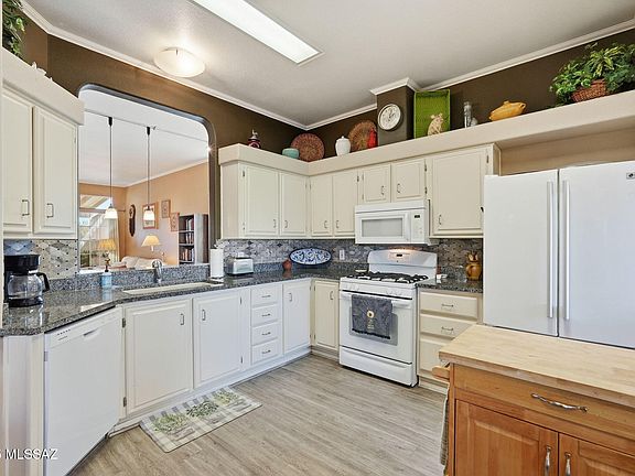 5th image of 567 W Parkwood Ct
