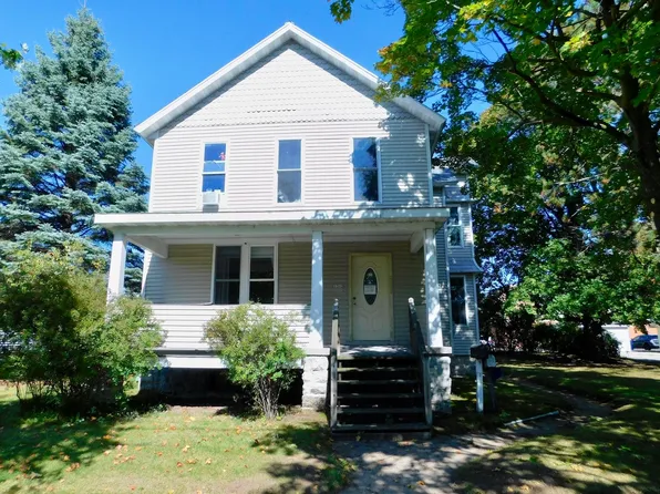1312 13th Ave, Menominee, MI 49858
