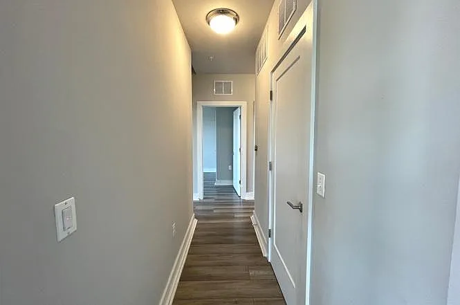 1800 Mount Vernon Ave, Unit 405 — Photo 3