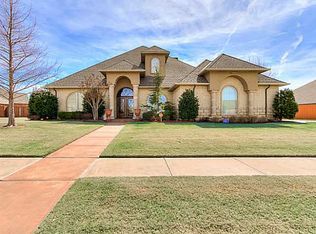 1304 Willow Bend Blvd, Moore, OK 73160
