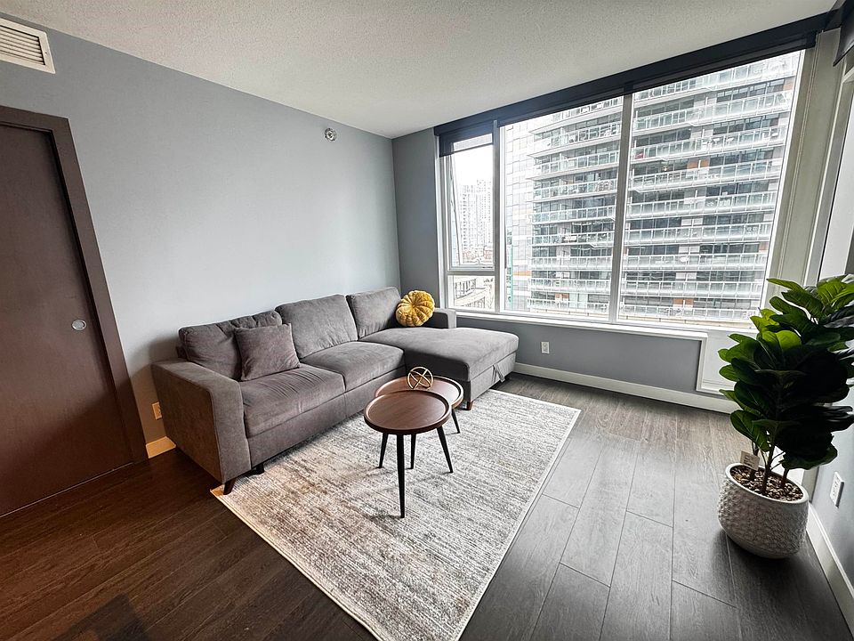 1st image of 68 Smithe St #517