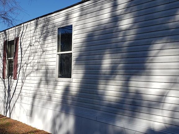 2nd image of 8121 Lillian Hwy #81