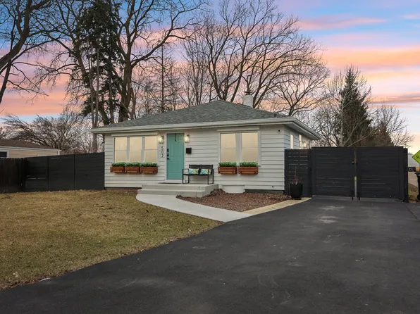 502 N Smith St, Palatine, IL 60067