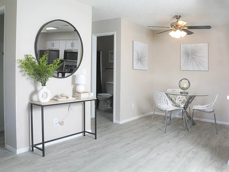 Gentrys Walk Apartments — Photo 2