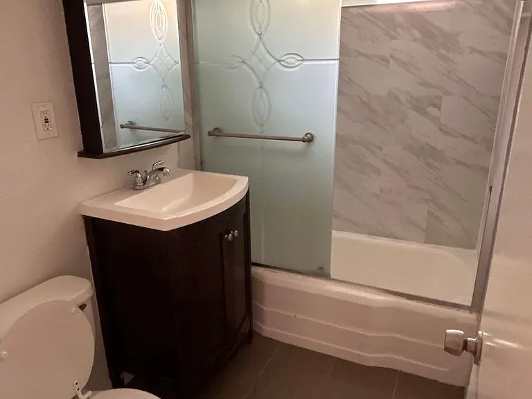Windansea Apartments — Photo 4
