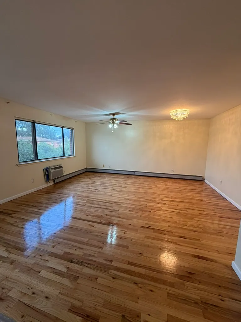 3 bed, $3,100 — Photo 1