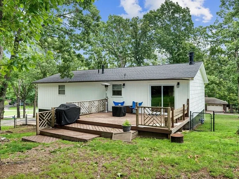 134 Valleyview Dr — Photo 13