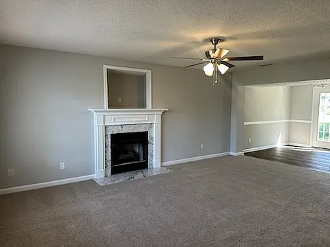 3 bed, 2.5 bath, 1800 sqft, $2,025 — Photo 3