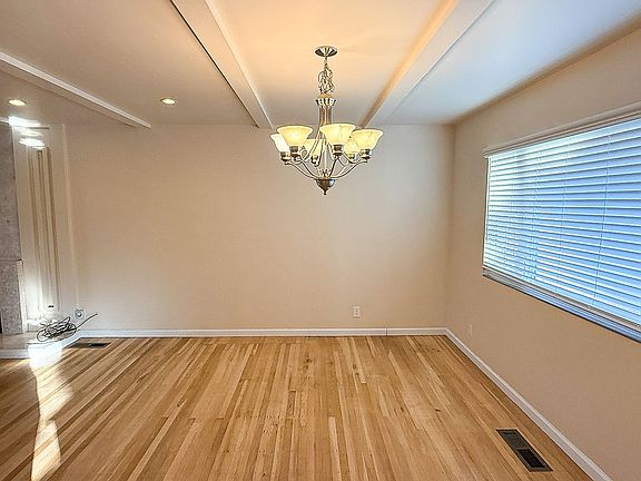 4th image of 6403 Tamalpais Ave