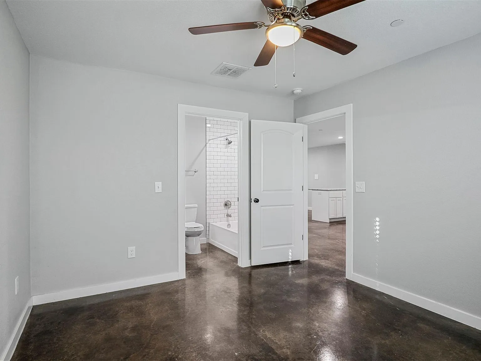 410 S Mirick Ave — Photo 4
