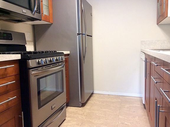 3rd image of 1105 Royal Street George Dr #105
