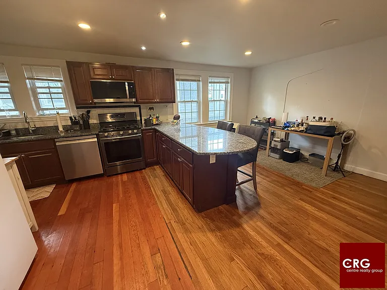 282 Foster St #3A — Photo 10