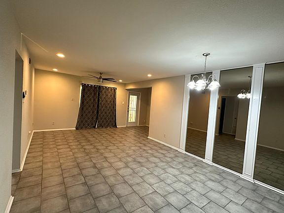 3rd image of 1819 Babcock Rd APT 109