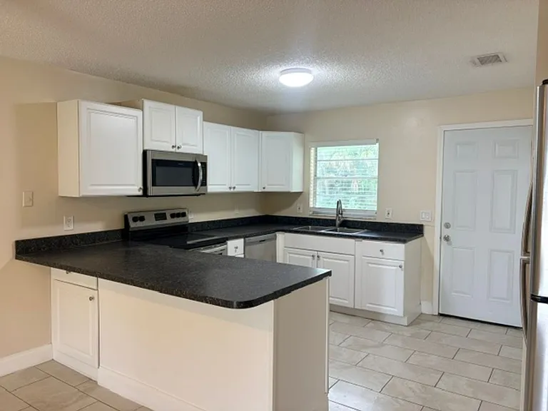 2312 Fern Palm Dr — Photo 5