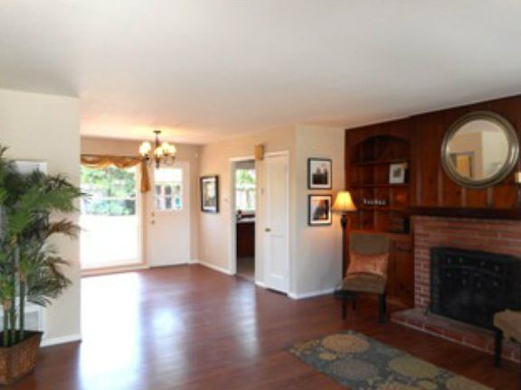 2nd image of 1747 Cottage Grove Ave