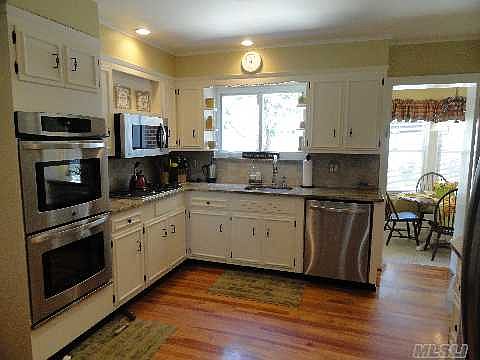 4th image of 107 Seaman Ave