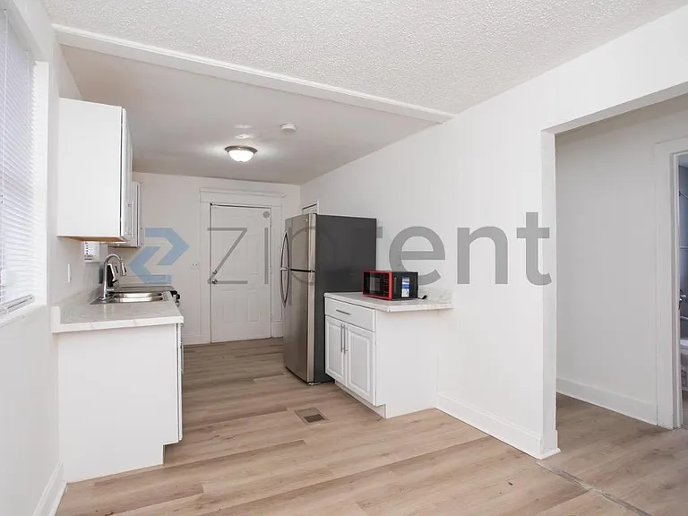 2184 W 45th St — Photo 14